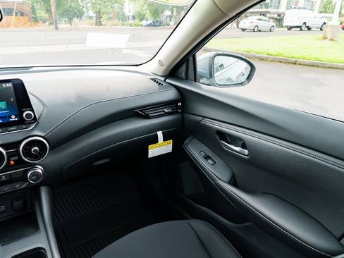New 2025 Nissan Sentra SV image 9