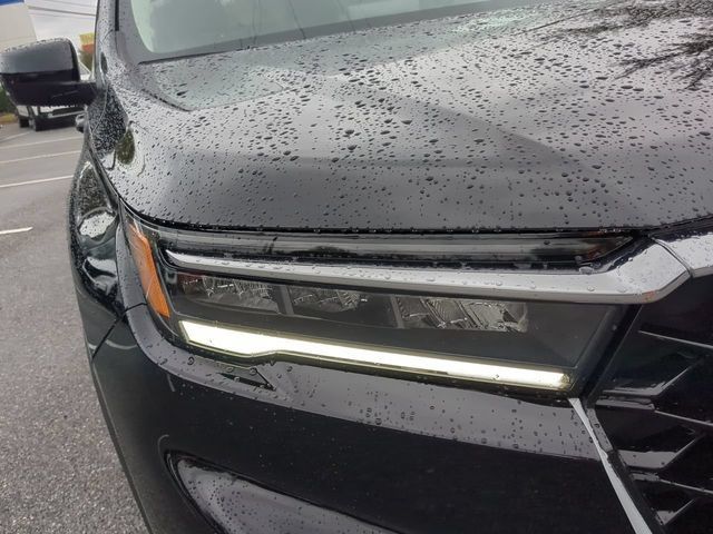 Used 2024 Honda Pilot Touring image 10