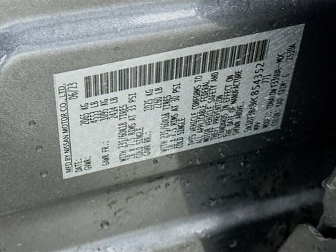 Used 2023 Nissan Rogue SV image 12