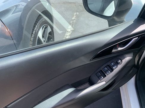 Used 2016 MAZDA MAZDA3 i Sport FWD image 17