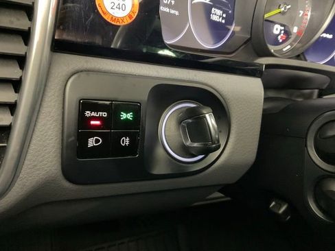 Used 2020 Porsche Cayenne E-Hybrid image 17