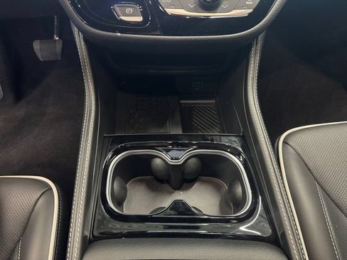 New 2027 Chrysler Pacifica Limited FWD image 17