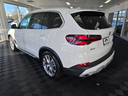 Used 2025 BMW X5 xDrive50e image 5
