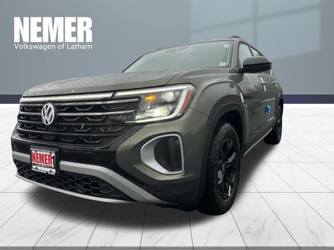New 2026 Volkswagen Atlas Peak Edition AWD/4WD image 1