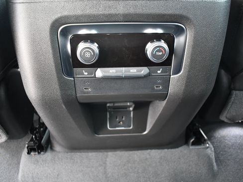 New 2026 GMC Yukon XL Elevation image 20