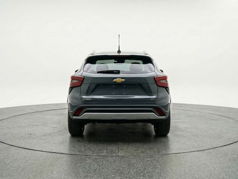 Used 2025 Chevrolet Trax LT w/ LT Convenience Package image 7