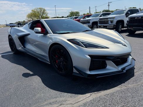 Used 2024 Chevrolet Corvette Z06 w/ Z07 Performance Package RWD image 14