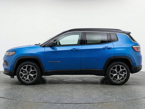 Used 2025 Jeep Compass Limited AWD/4WD image 5