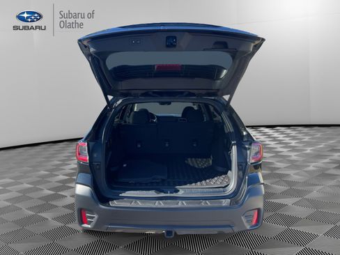 Used 2022 Subaru Outback Premium image 5