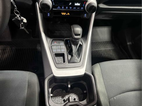 Used 2022 Toyota RAV4 LE image 18