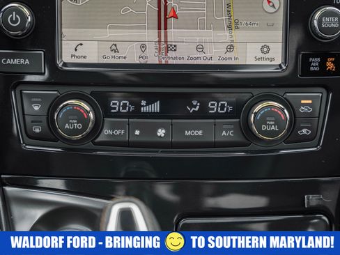 Used 2023 Nissan Maxima SR w/ Sport Mat Group image 25