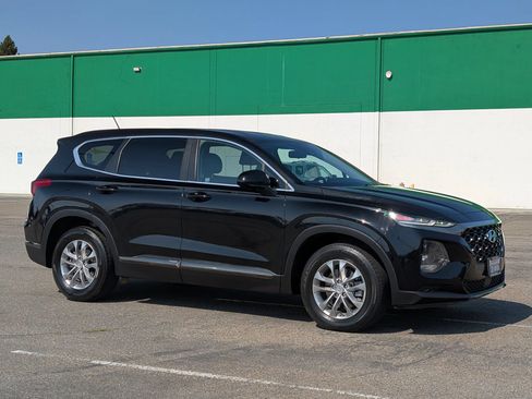 Used 2019 Hyundai Santa Fe SE FWD image 1