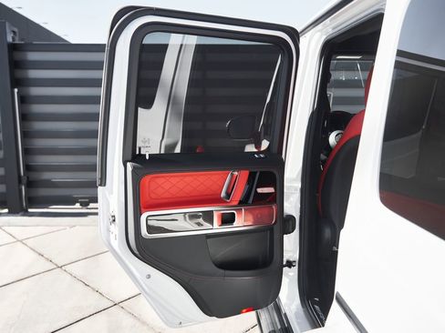 Used 2025 Mercedes-Benz G 63 AMG 4MATIC image 33
