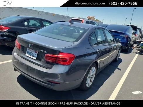 Used 2017 BMW 320i Sedan RWD image 4