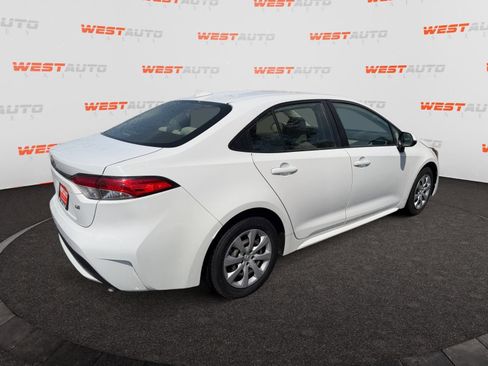 Used 2020 Toyota Corolla LE FWD image 5