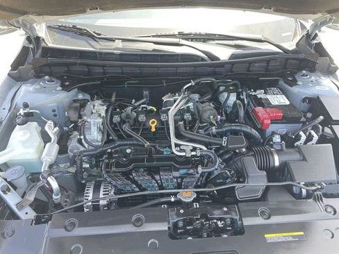 Used 2024 Nissan Altima 2.5 SV FWD image 28