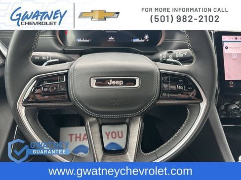 Used 2023 Jeep Grand Cherokee Overland w/ Luxury Tech Group IV AWD/4WD image 16