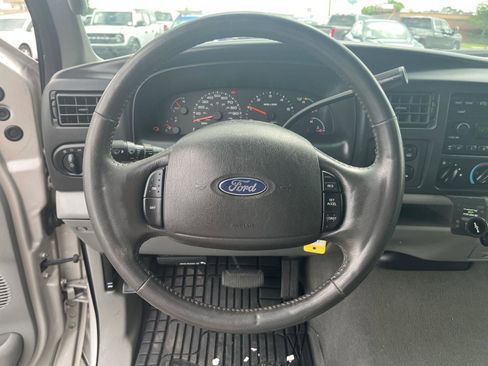 Used 2005 Ford Excursion XLT AWD/4WD image 21