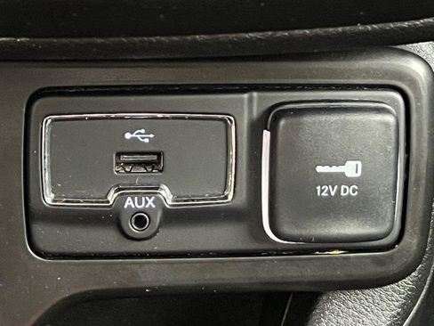 Used 2022 Jeep Renegade Trailhawk AWD/4WD image 27