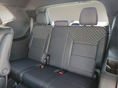 Used 2025 GMC Acadia Denali w/ LPO, Floor Liner Package image 9