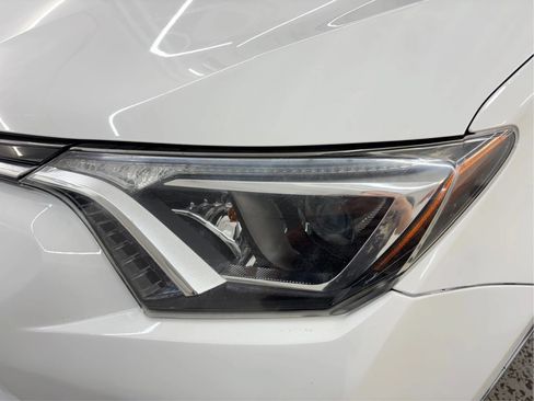 Used 2018 Toyota RAV4 XLE w/ Carpet Mat Package AWD/4WD image 32