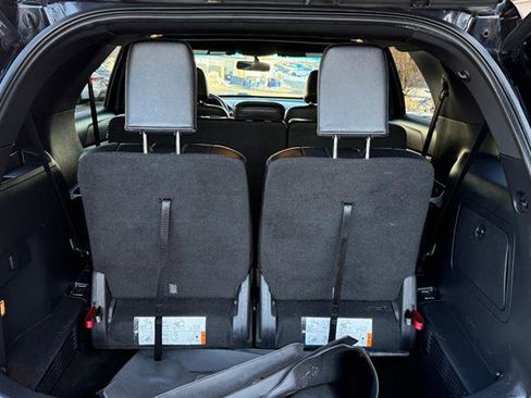 Used 2016 Ford Explorer XLT w/ Equipment Group 202A image 19