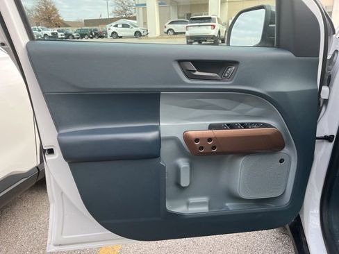 Used 2024 Ford Maverick Lariat image 13