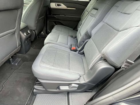 Used 2025 Ford Explorer Active image 12