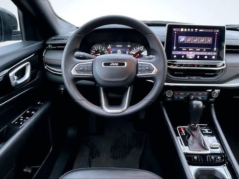 Used 2024 Jeep Compass Trailhawk image 15