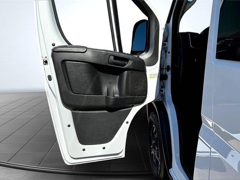 Used 2024 RAM ProMaster 2500 w/ Swivel Seat Group image 23