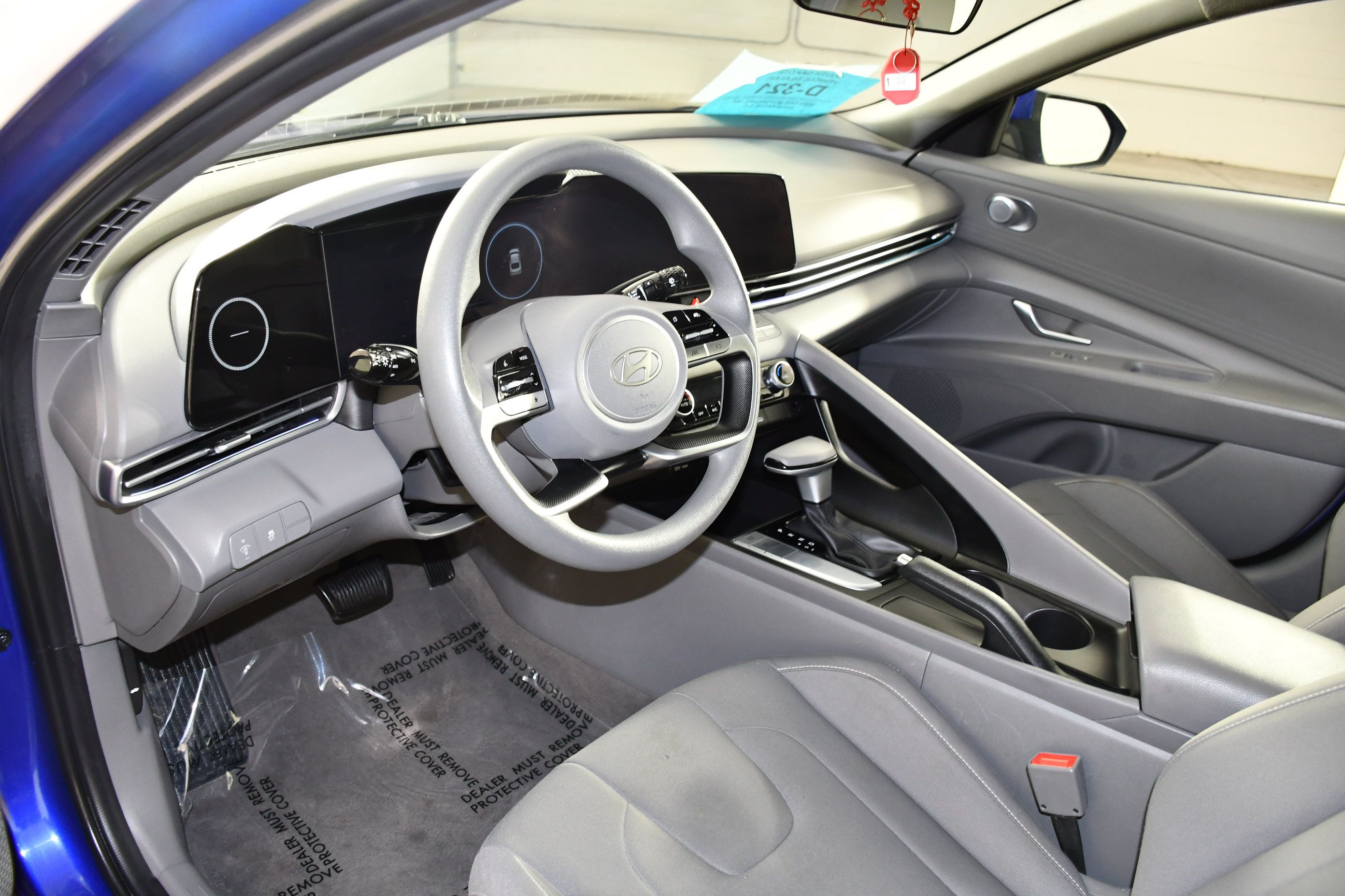 Used 2024 Hyundai Elantra SEL FWD image 2