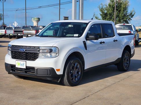 Used 2024 Ford Maverick XLT FWD image 3
