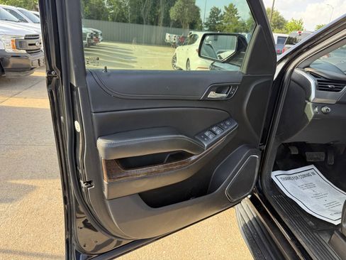 Used 2020 Chevrolet Tahoe 2WD w/ Remote Keyless Entry Package image 8