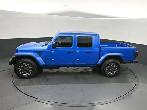 New 2026 Jeep Gladiator Sport AWD/4WD image 35