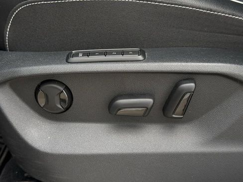 Used 2024 Volkswagen Atlas Cross Sport SEL Premium R-Line image 28