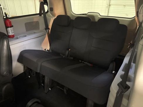Used 2010 Dodge Grand Caravan SXT FWD image 24