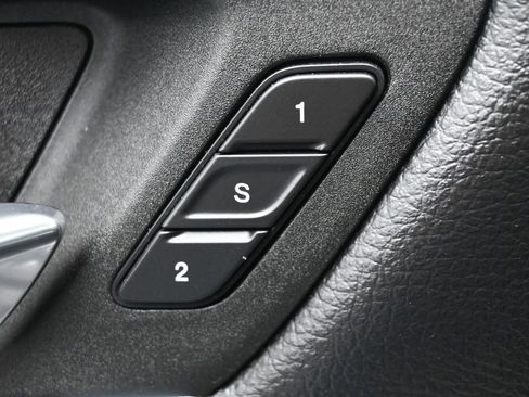 Used 2024 RAM 1500 Laramie AWD/4WD image 12