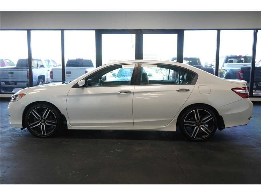 Used 2016 Honda Accord Sport image 4
