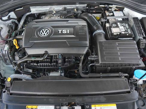 Used 2025 Volkswagen Jetta GLI Autobahn FWD image 9