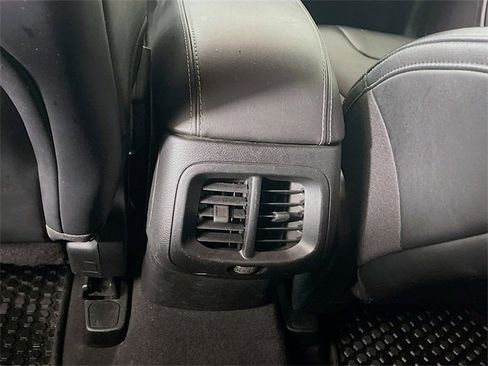 Used 2022 Jeep Cherokee Latitude w/ Trailer Tow Group image 25