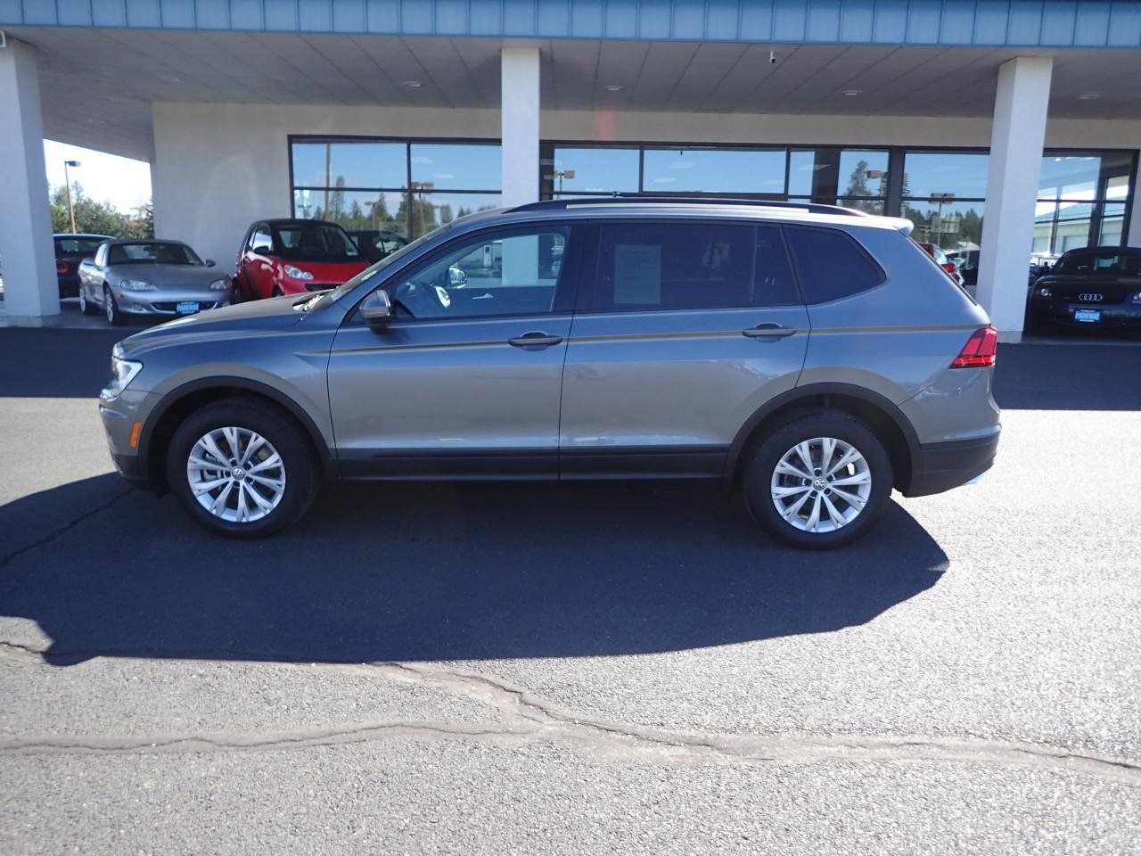 Used 2019 Volkswagen Tiguan S w/ 3rd Row Seat Package AWD/4WD image 2