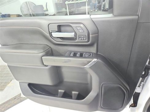 Used 2021 GMC Sierra 2500 AT4 image 32