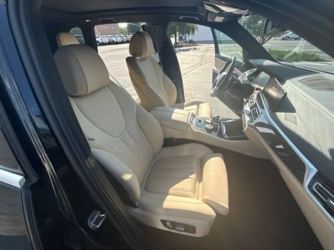 Used 2022 BMW X5 xDrive40i w/ Premium Package AWD/4WD image 25