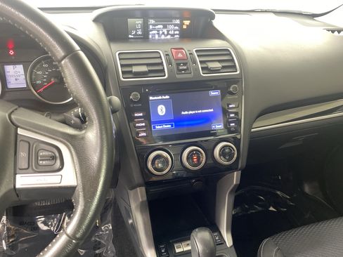 Used 2018 Subaru Forester 2.5i Premium w/ Kicker Audio Upgrade Package AWD/4WD image 27