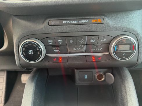 Used 2020 Ford Escape SE image 26