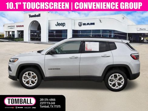 Used 2024 Jeep Compass Latitude w/ Convenience Group image 4