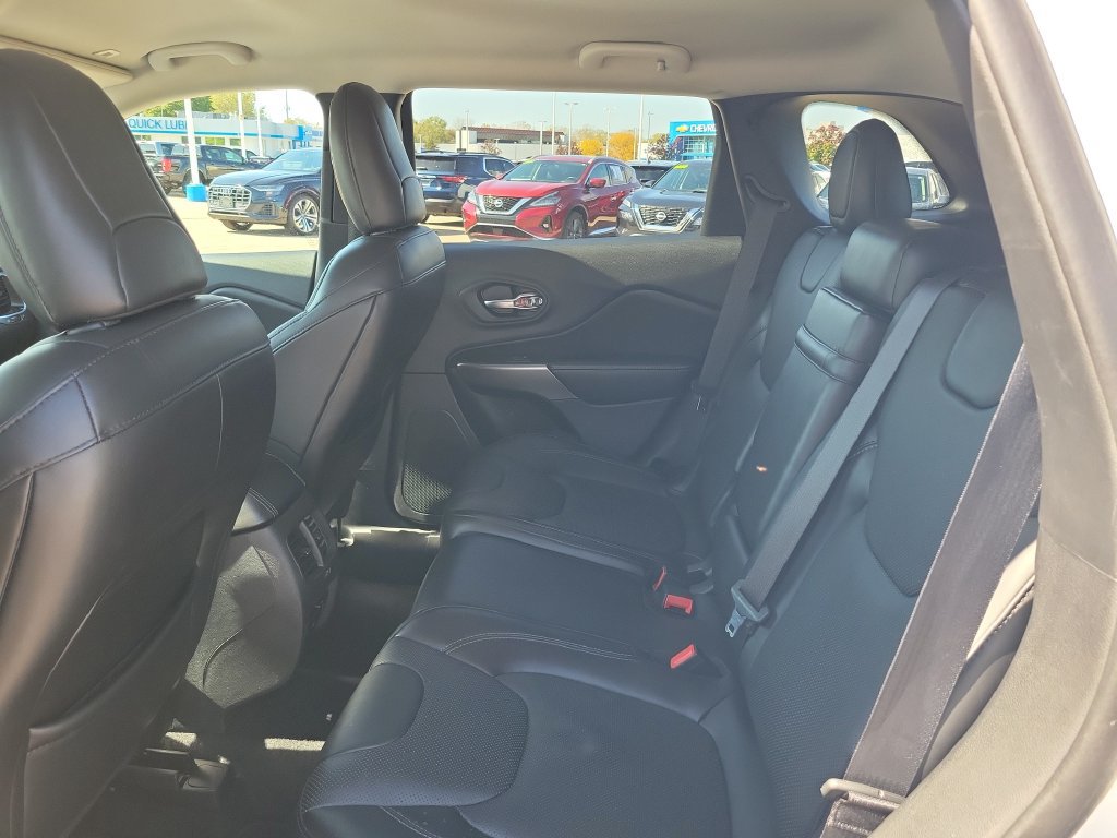 Used 2019 Jeep Cherokee Limited w/ Luxury Group AWD/4WD image 29
