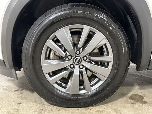 Used 2024 Nissan Pathfinder SV AWD/4WD image 27