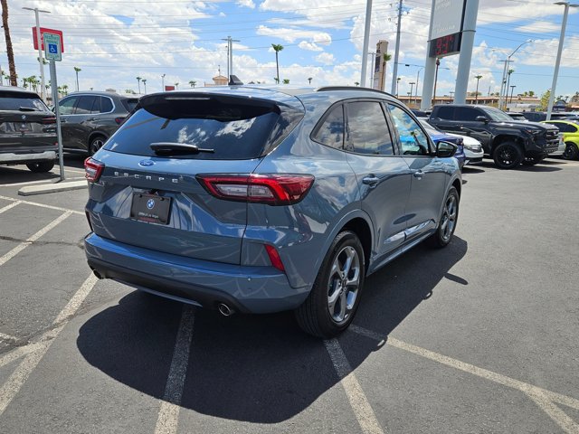 Used 2023 Ford Escape ST-Line w/ Tech Pack #1 FWD image 5