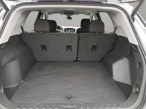 Used 2023 GMC Terrain SLE w/ Driver Convenience Package image 26